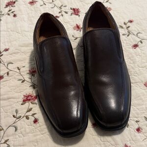 G.H. Bass & Co. Mens Dark Brown Leather Loafers 10 wide